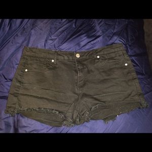 TractrBLU black jean shorts